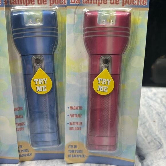 Magnetic thin flat flashlight -  - 1 Flashlight Only Hot Pink Left! - Picture 2 of 11